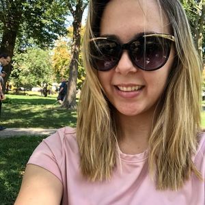 Meet your Posher, Aline